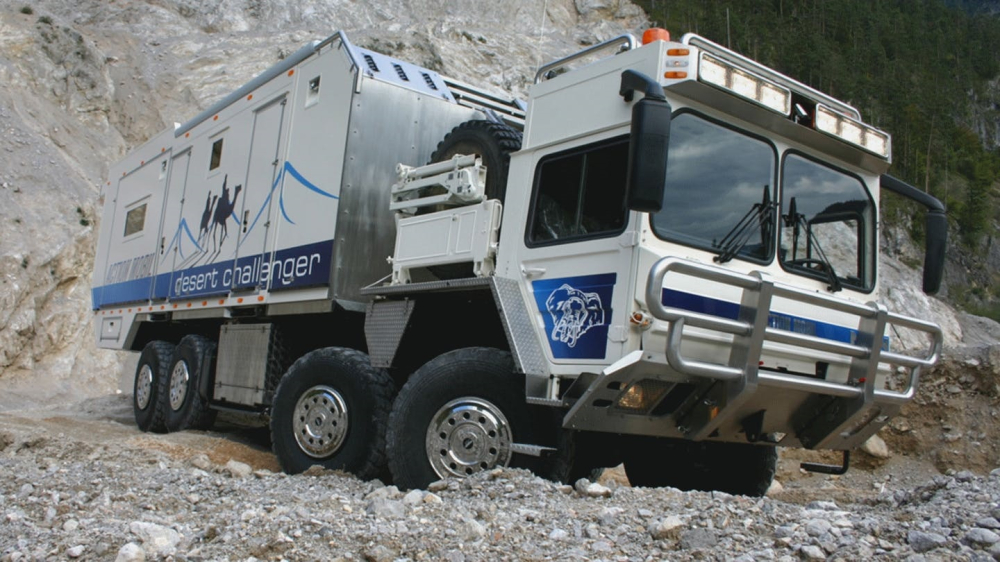 Action Mobil Desert Challenger l&agrave; một chiếc RV được chế tạo dựa tr&ecirc;n khung gầm xe ph&oacute;ng t&ecirc;n lửa