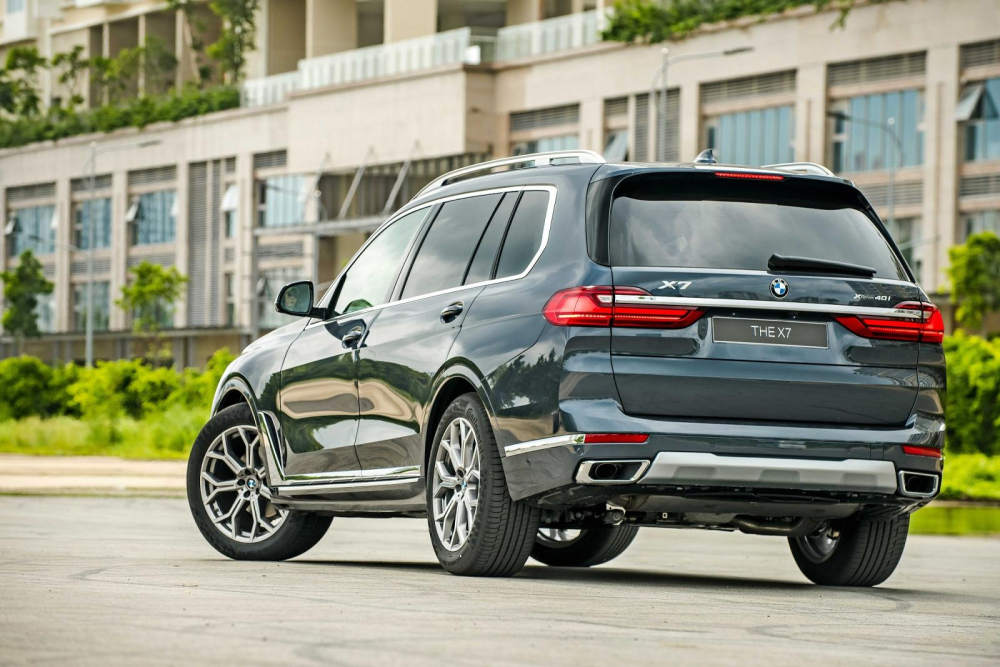 BMW X7 cũng thường xuy&ecirc;n c&oacute; ưu đ&atilde;i giảm gi&aacute; tới h&agrave;ng trăm triệu đồng tại đại l&yacute;