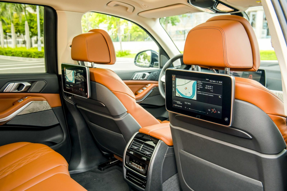 Nằm ở ph&acirc;n kh&uacute;c SUV hạng sang cỡ lớn, BMW X7 sở hữu nhiều tiện nghi cao cấp