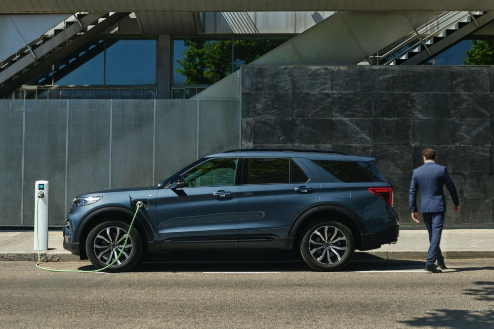 Ford Explorer PHEV 2020 chỉ tiêu thụ lượng xăng trung bình 3,1 lít/100 km