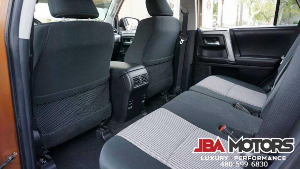 Chiếc xe gần như ở t&igrave;nh trạng mới nhất với chỉ 365 km tr&ecirc;n đồng hồ