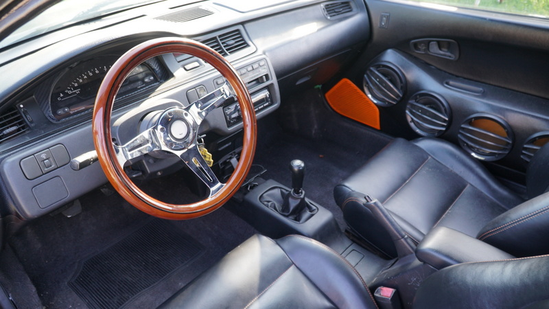 Nội thất&nbsp;của chiếc Honda Civic 1993 nh&aacute;i Bugatti Veyron