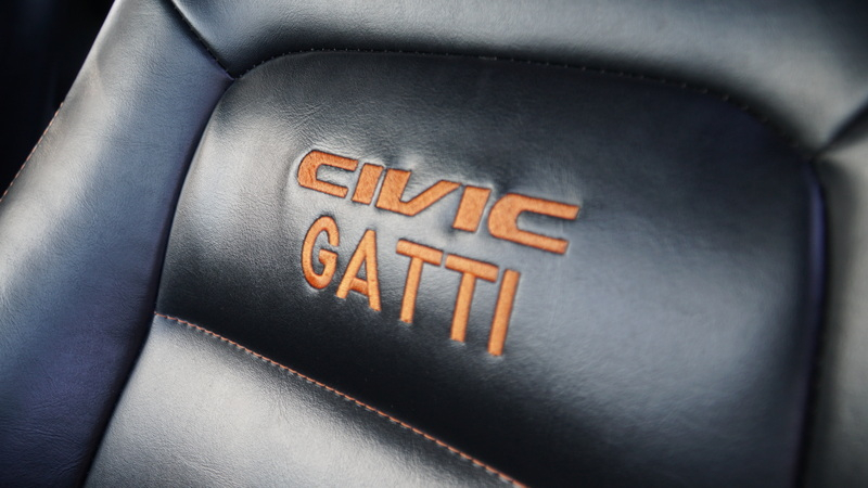 Ghế ngồi với h&agrave;ng chữ Civic Gatti của xe
