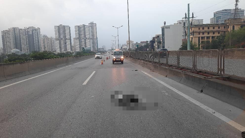 Nam thanh ni&ecirc;n tử vong tại chỗ trong vụ tai nạn tr&ecirc;n đường v&agrave;nh đai 3 tr&ecirc;n cao