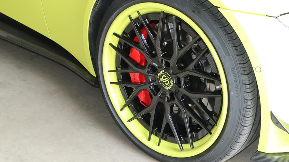 Bộ m&acirc;m độ Strasse Deep Concave FS Series tr&ecirc;n chiếc si&ecirc;u xe Aston Martin V8 Vantage 2018 của doanh nh&acirc;n quận 12