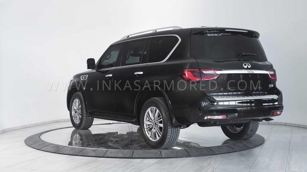 Phía sau của Inkas Infinity QX80