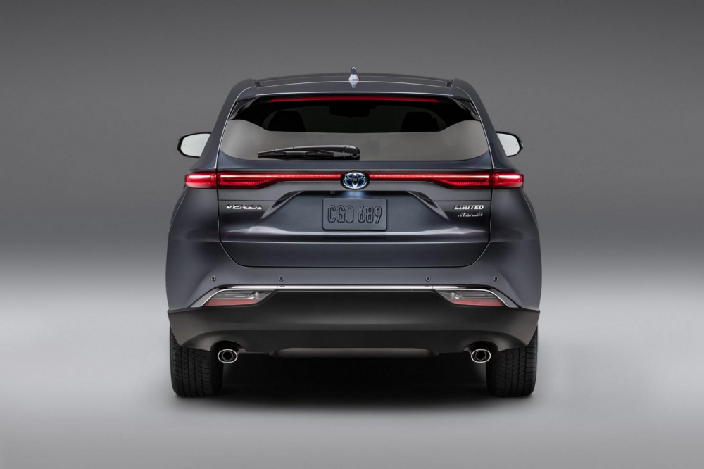 Toyota Venza 2021 nhìn từ phía sau Toyota Venza 2021 nhìn từ phía sau