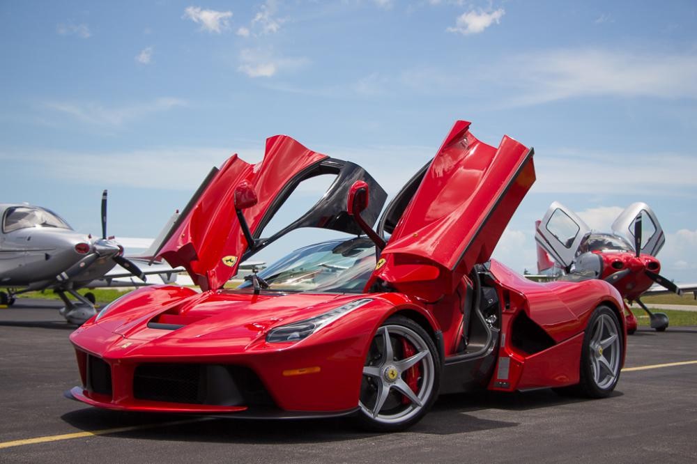 Vẻ đẹp của một chiếc siêu xe Ferrari LaFerrari Coupe Vẻ đẹp của một chiếc siêu xe Ferrari LaFerrari Coupe