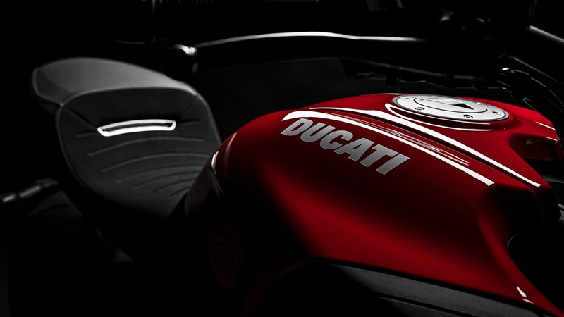Màu sơn tuyệt đẹp trên Ducati Diavel 1260S 2020