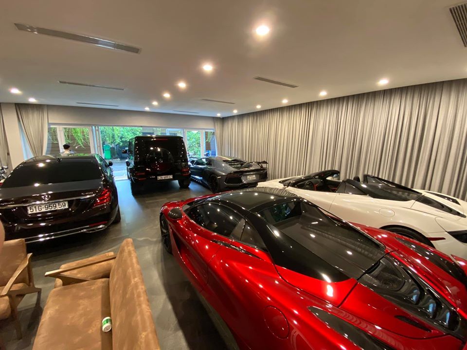 Bức ảnh về garage của trưởng đoàn Car Passion khiến dân mạng há hốc mồm về dàn xe siêu đỉnh Bức ảnh về garage của trưởng đoàn Car Passion khiến dân mạng há hốc mồm về dàn xe siêu đỉnh