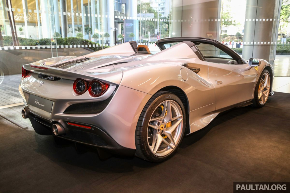 Hy vọng là nhà giàu Việt sẽ sớm nhìn thấy siêu xe mui trần Ferrari F8 Spider được giới thiệu tại dải đất hình chữ S và còn tuyệt với hơn khi ai đó có ý định mua siêu xe này. Hy vọng là nhà giàu Việt sẽ sớm nhìn thấy siêu xe mui trần Ferrari F8 Spider được giới thiệu tại dải đất hình chữ S và còn tuyệt với hơn khi ai đó có ý định mua siêu xe này.