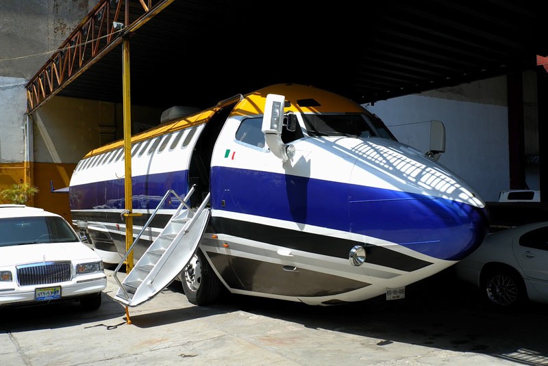 Boeing 727 Jet Limo là một chiếc limousine mang thân vỏ máy bay Boeing có một không hai trên đời Boeing 727 Jet Limo là một chiếc limousine mang thân vỏ máy bay Boeing có một không hai trên đời