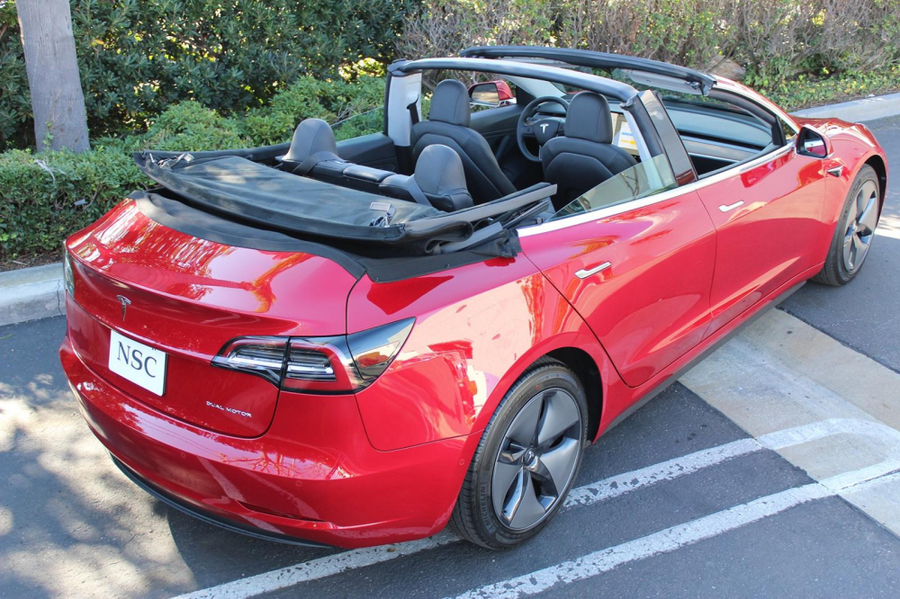 Quá trình chuyển đổi từ xe Tesla thường thành mui trần mất tới vài tháng cùng chi phí không nhỏ Quá trình chuyển đổi từ xe Tesla thường thành mui trần mất tới vài tháng cùng chi phí không nhỏ
