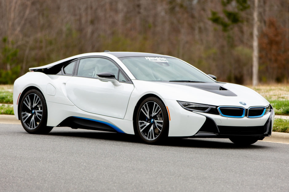 BMW i8 là niềm mơ ước của không ít người BMW i8 là niềm mơ ước của không ít người