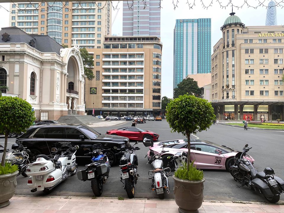 Dàn siêu xe của đoàn Car Passion họp mặt tại Sài thành vào ngày hôm nay