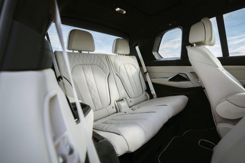 H&agrave;ng ghế sau của Alpina XB7 2021