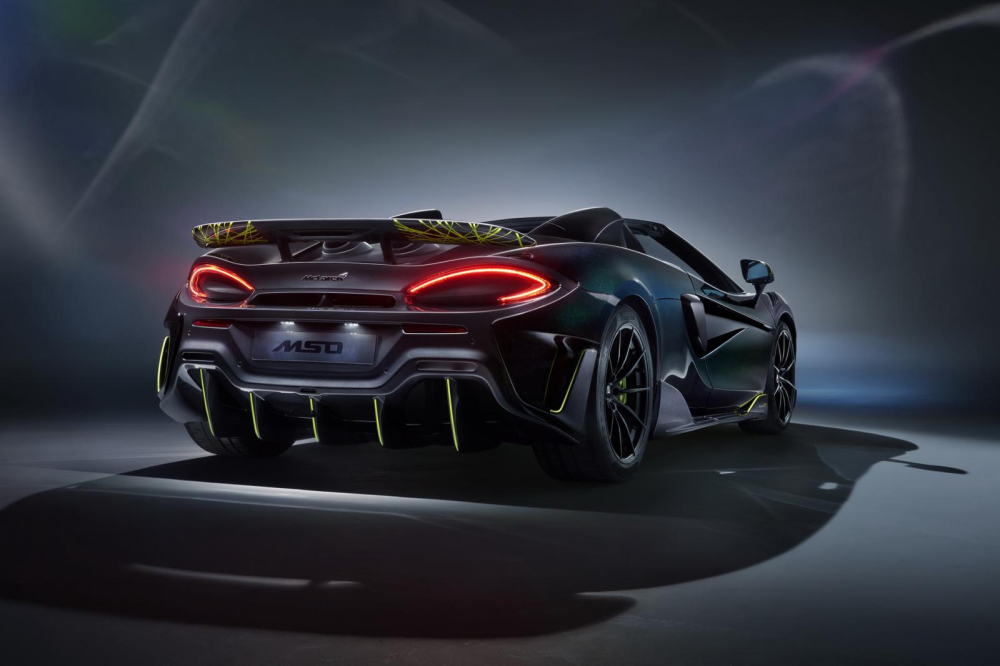 Tr&ecirc;n McLaren 600LT Spider Segestria Borealis c&oacute; nhiều điểm nhấn m&agrave;u xanh cốm