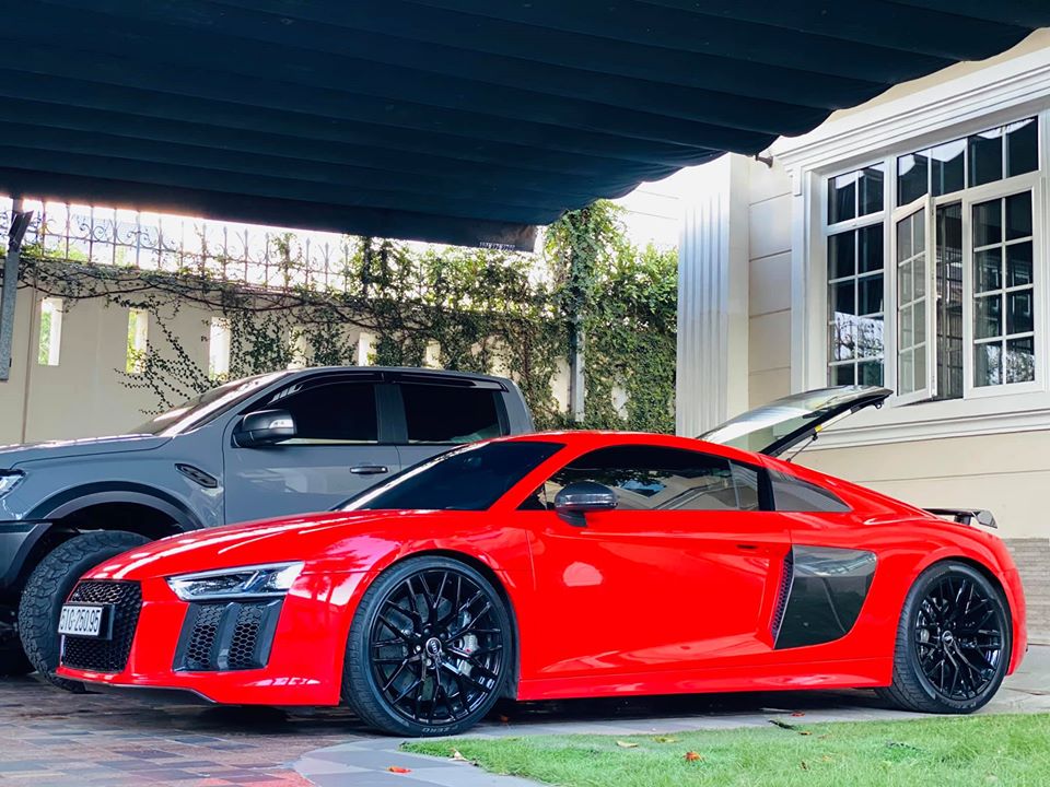 Chủ nh&acirc;n mới của si&ecirc;u xe Audi R8 V10 Plus n&agrave;y hứa hẹn sẽ mang đến cho xe bộ &aacute;o lạ