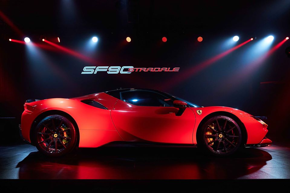 Ferrari SF90 Stradale là một chiếc siêu xe hybrid