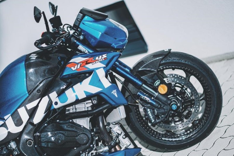 C&aacute;c chi tiết Carbon đỉnh cao tr&ecirc;n Suzuki Virus 1000 R 2020