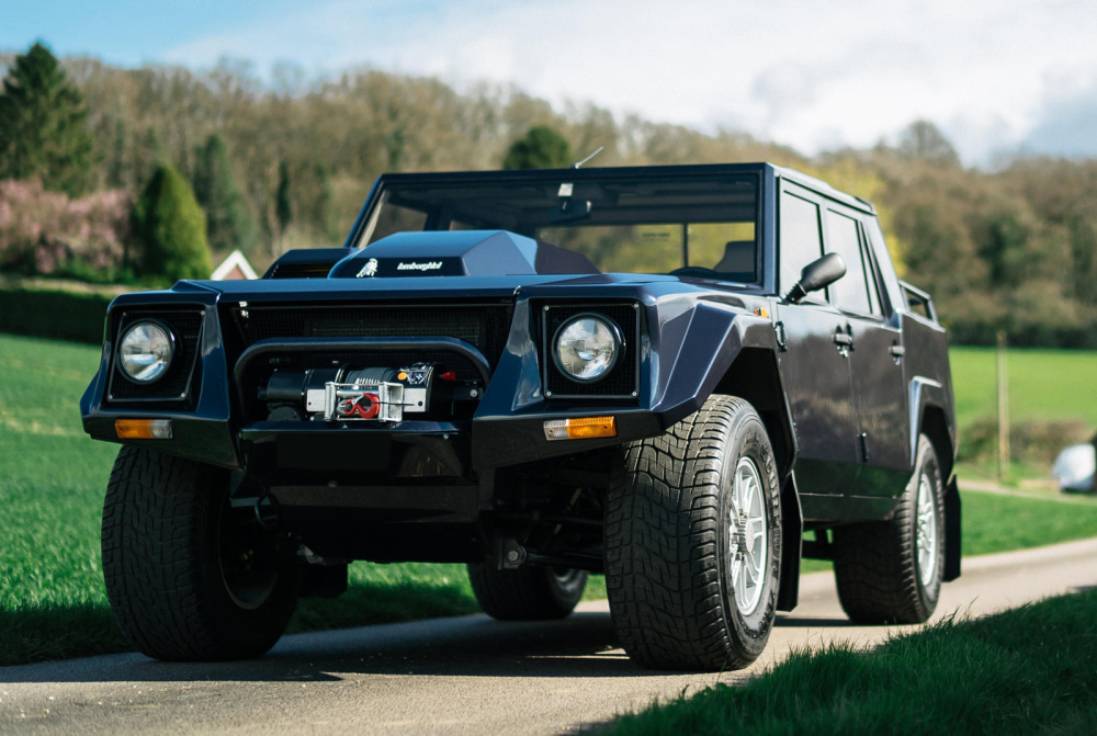 Phía trước của chiếc Lamborghini LM002 1987