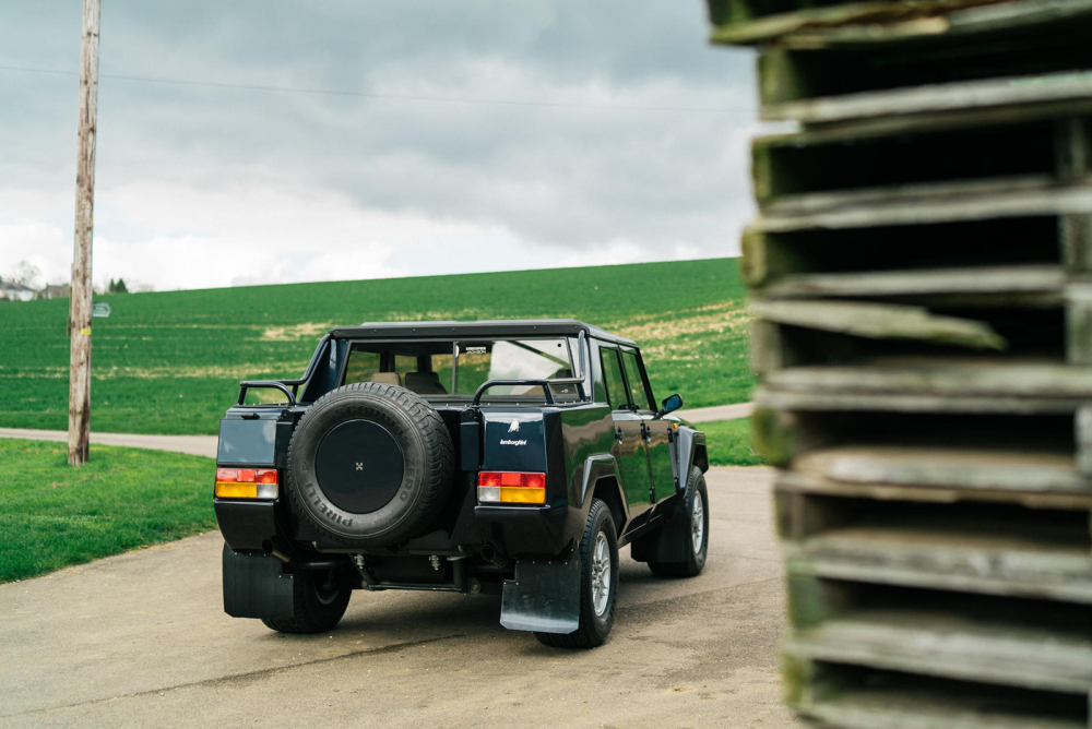 Phía sau của chiếc Lamborghini LM002 1987