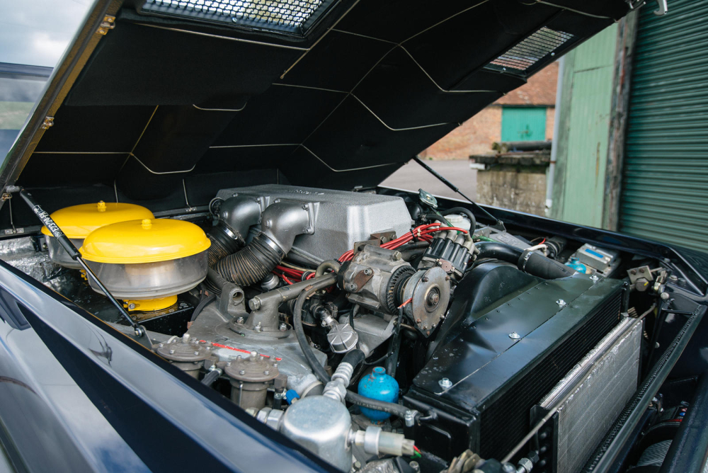 Khối động cơ V12 từ Countach