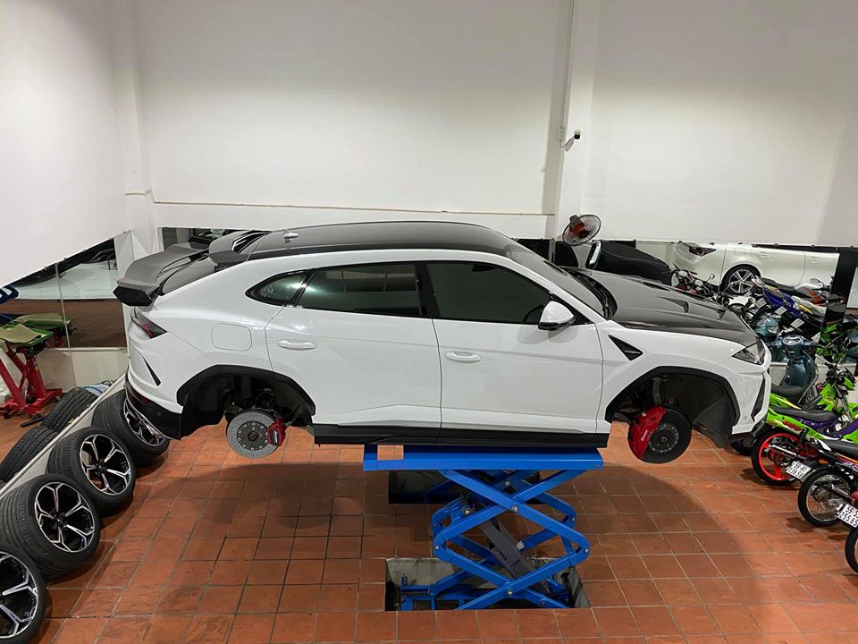 Ngay sau đó, ông chủ công ty nhập khẩu xe này đã làm đẹp lại cho chiếc siêu SUV