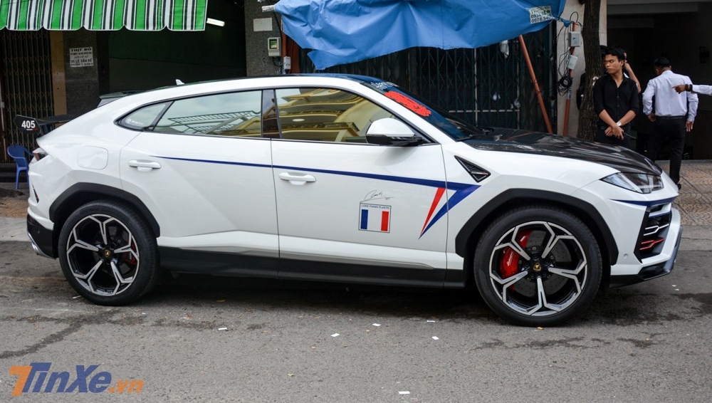 Đây là 1 trong 2 chiếc Lamborghini Urus đầu tiên về Việt Nam