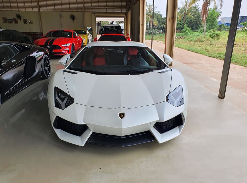 Sau khi bán siêu xe Audi R8 V10 Plus, biker nổi tiếng Sài thành một thời chuẩn bị tậu Lamborghini Aventador Sau khi bán siêu xe Audi R8 V10 Plus, biker nổi tiếng Sài thành một thời chuẩn bị tậu Lamborghini Aventador