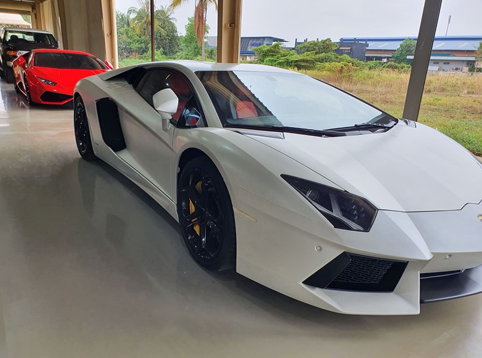 Vẻ đẹp của chiếc siêu xe Lamborghini Aventador LP700-4 sắp về Việt Nam Vẻ đẹp của chiếc siêu xe Lamborghini Aventador LP700-4 sắp về Việt Nam