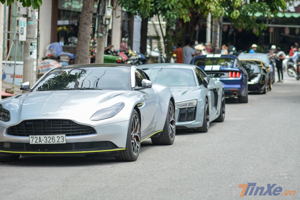 Hiện đây là chiếc Aston Martin DB11 V8 duy nhất Việt Nam mang màu sơn Skyfall Silver