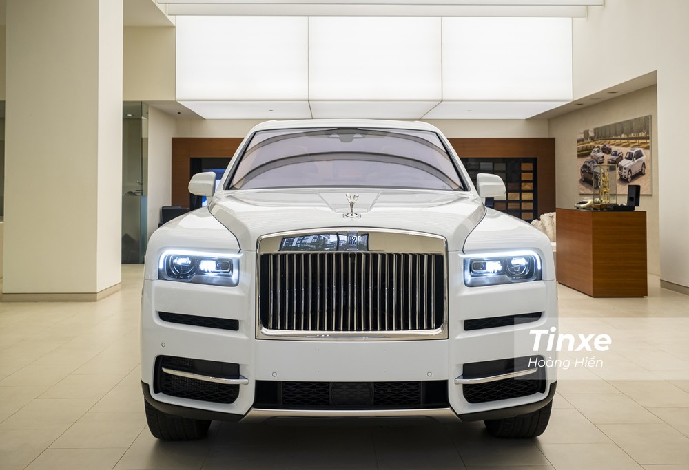 Phải chăng l&agrave; để đ&oacute;n một chiếc SUV ở tầm đỉnh cao mới đ&oacute; ch&iacute;nh l&agrave; Rolls-Royce Cullinan