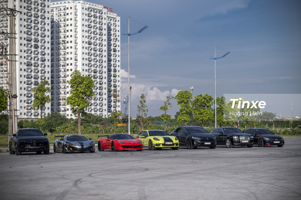 Dàn siêu xe Hà Thành cùng xuất hiện đã làm nức lòng những người mê xe.