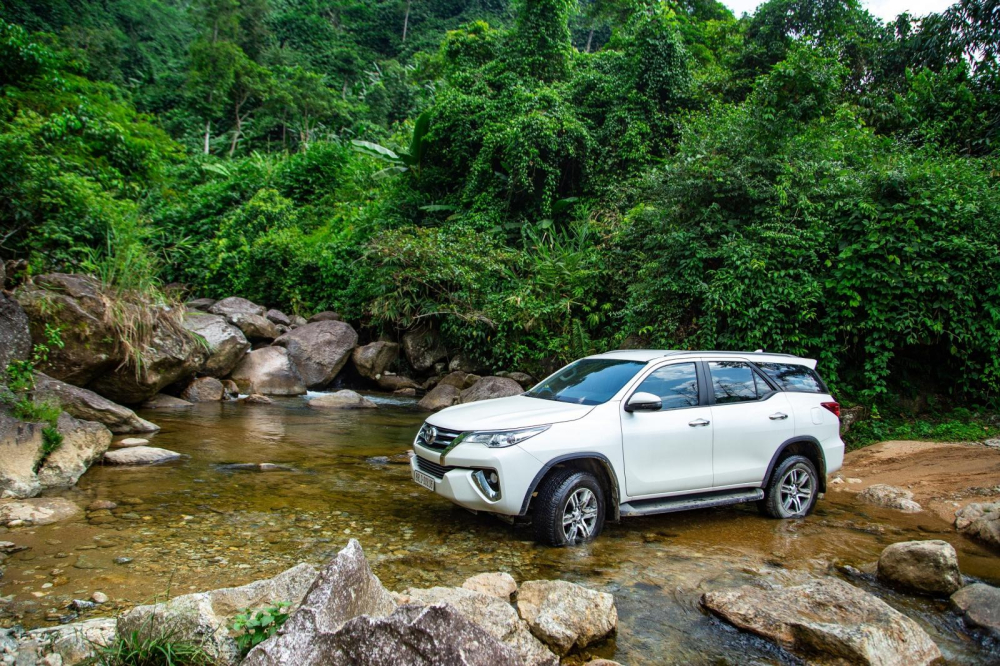 Toyota Fortuner tiếp tục được áp dụng khuyến mãi hỗ trợ 1 phần lệ phí trước bạ