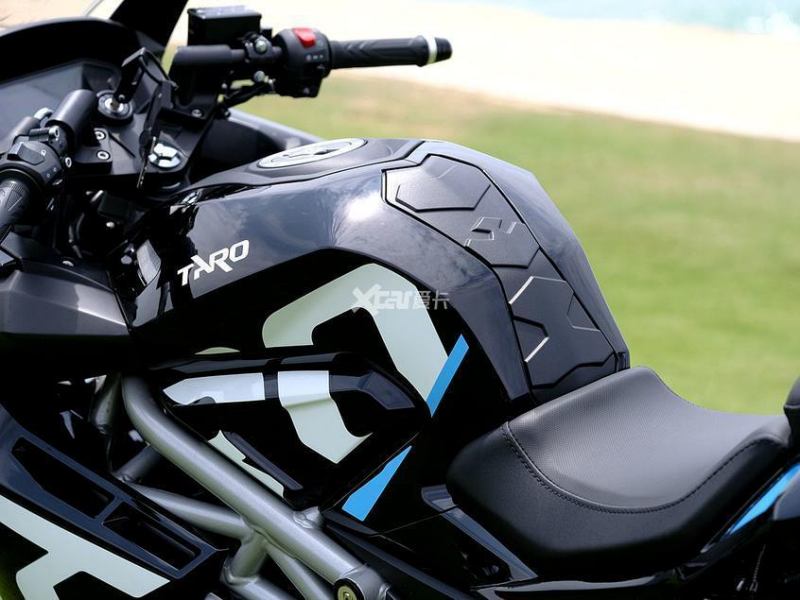 Xe có khung mắt cáo, bình xăng gồ cao thể thao Xe có khung mắt cáo, bình xăng gồ cao thể thao