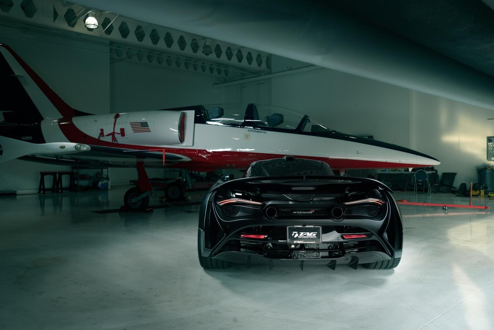 McLaren 720S độ N-Largo của Novitec nhìn từ đuôi xe