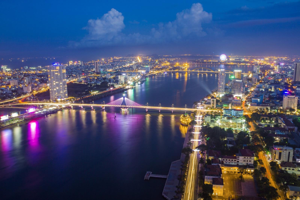 Quang cảnh thành phố Đà Nẵng khi trời tối