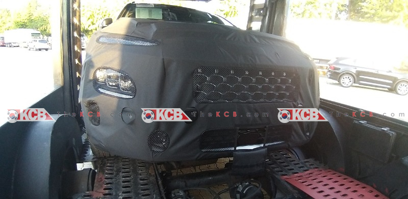 Hyundai Kona mới được trang bị lưới tản nhiệt giống Hyundai Santa Fe và đèn pha giống Kia Sorento 2021