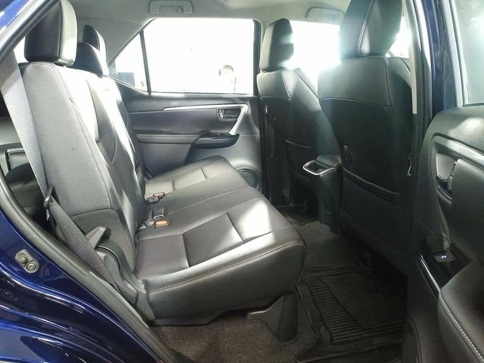 Hàng ghế sau của Toyota Fortuner 2020 còn có 2 cổng USB mới