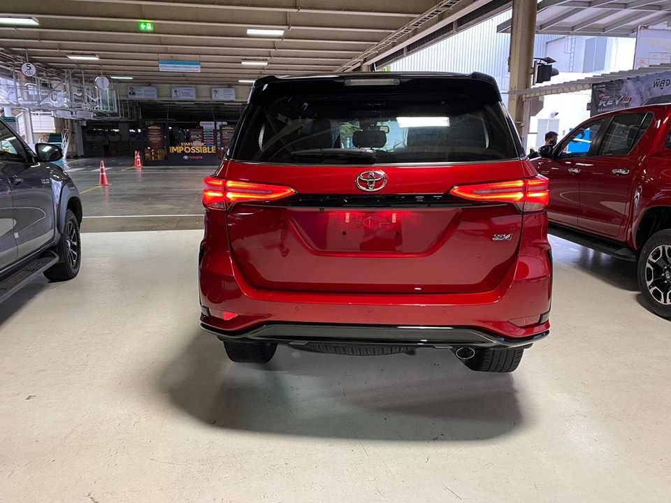 Toyota Fortuner Legender 2020 có đèn phản quang khác biệt