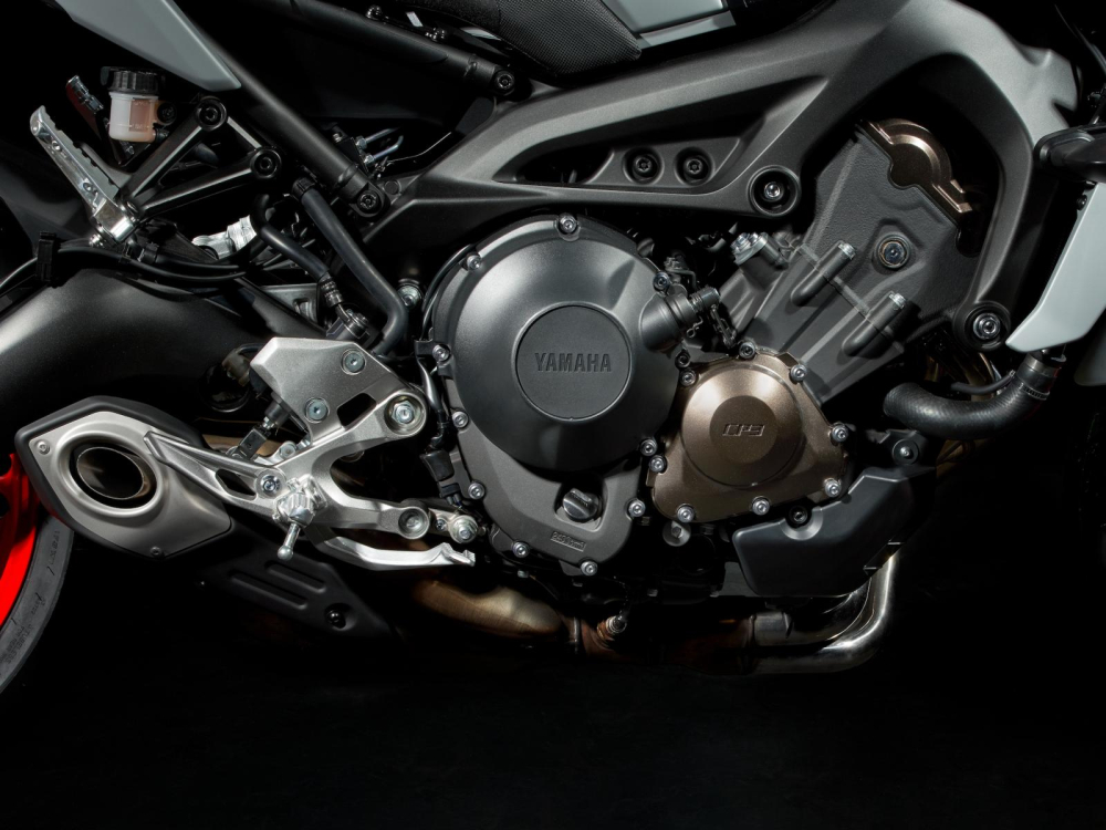Khối động cơ CP3 mạnh mẽ trên Yamaha MT-09 Khối động cơ CP3 mạnh mẽ trên Yamaha MT-09
