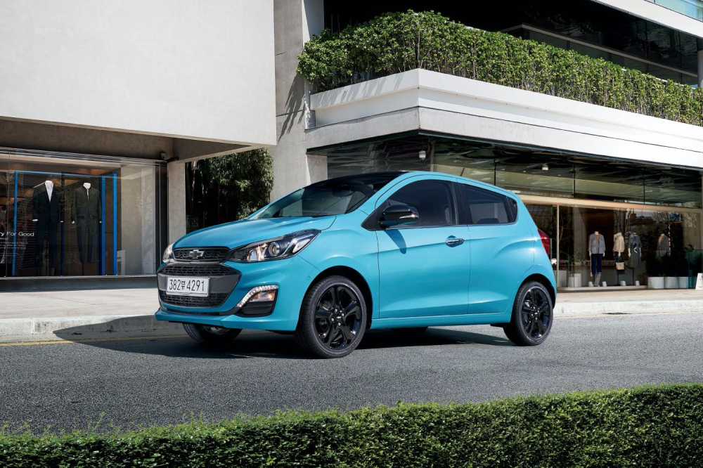 Chevrolet Spark 2021 màu xanh dương mới