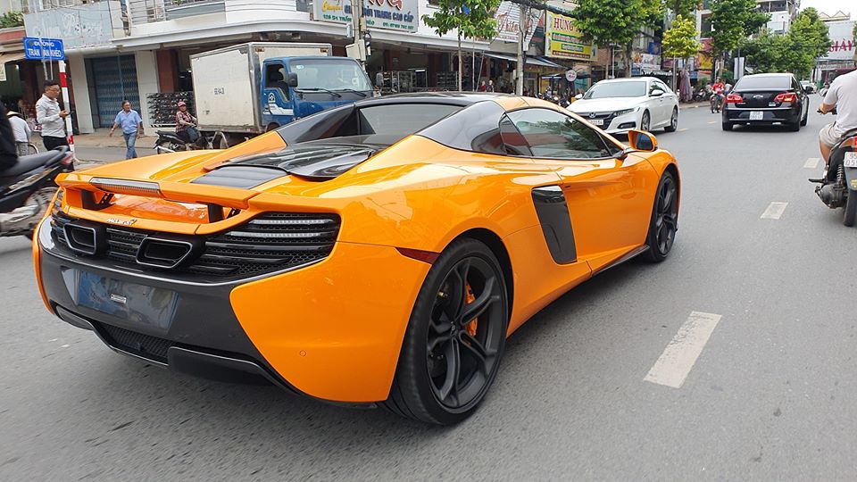 McLaren 650S Spider m&agrave;u cam tr&ecirc;n đường phố Cần Thơ