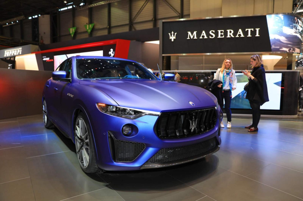1 trong 100 chiếc Maserati Levante Trofeo Launch Edition sản xuất trên toàn thế giới sẽ có 3 màu sơn cho các chủ nhân lựa chọn là xanh mờ, vàng và đỏ