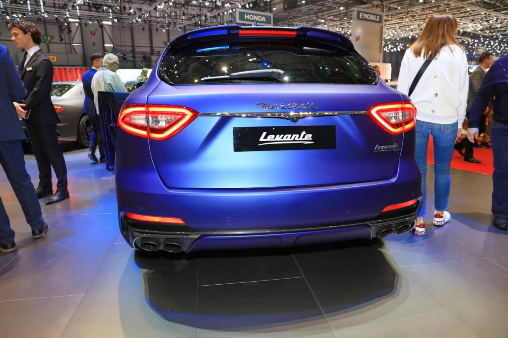 Maserati Levante Trofeo Launch Edition nhìn từ đuôi xe