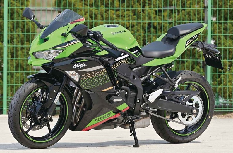 Kawasaki ZX-25R là sport bike đầu tiên trong phân khúc trang bị động cơ 4 xylanh