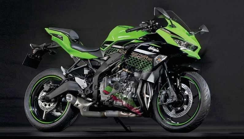 Giá xe Kawasaki ZX-25R còn cao hơn giá bán của đàn anh Ninja 650