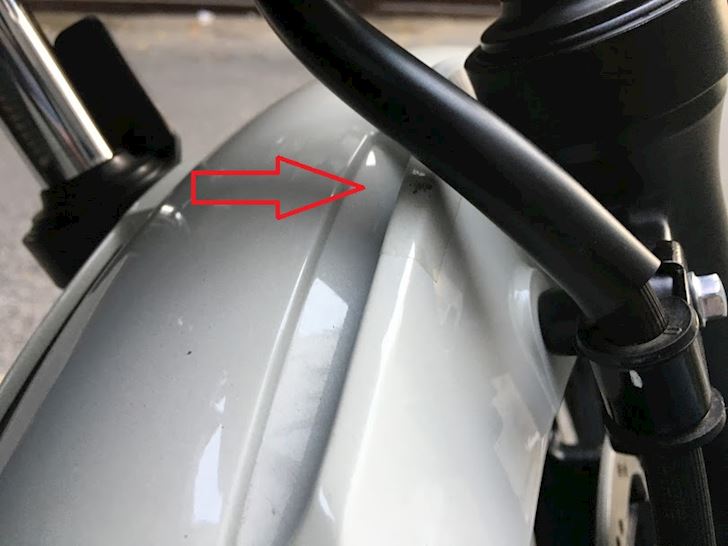 Suzuki Raider 150 tróc sơn chắn bùn Suzuki Raider 150 tróc sơn chắn bùn