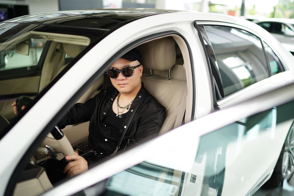 Nh&agrave; thiết kế Đỗ Mạnh Cường hiện l&agrave; &ocirc;ng bố của 6 đứa con nu&ocirc;i